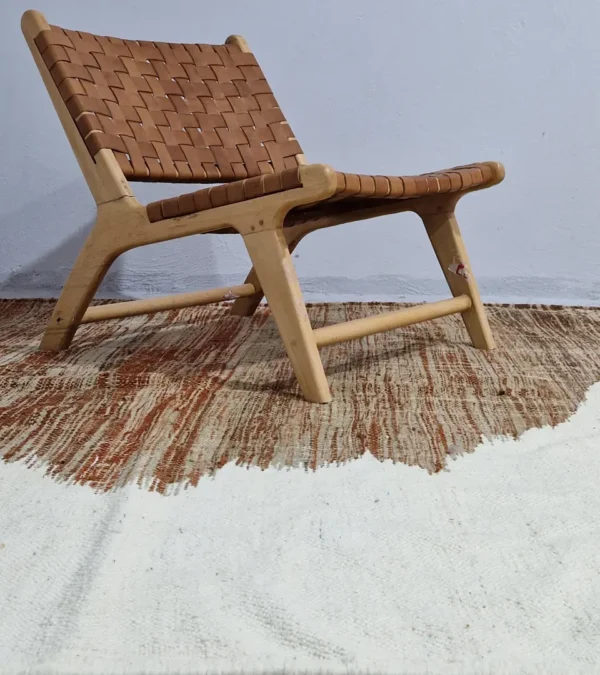 Ivory & Brown Horizon Abstract Kilim Rug in wall decorated room