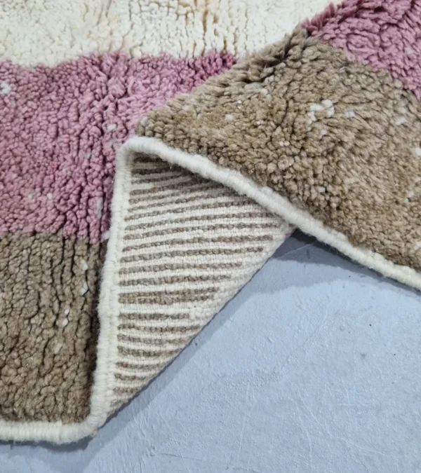 Detailed View of Sary handmade Moroccan wool rug with an abstract boho design in earthy colors