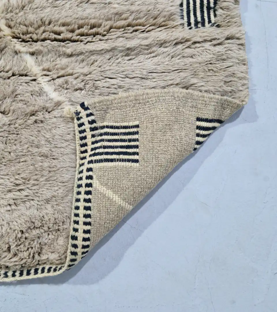 Beni Mrirt wool rug with ivory diamond pattern 5x7