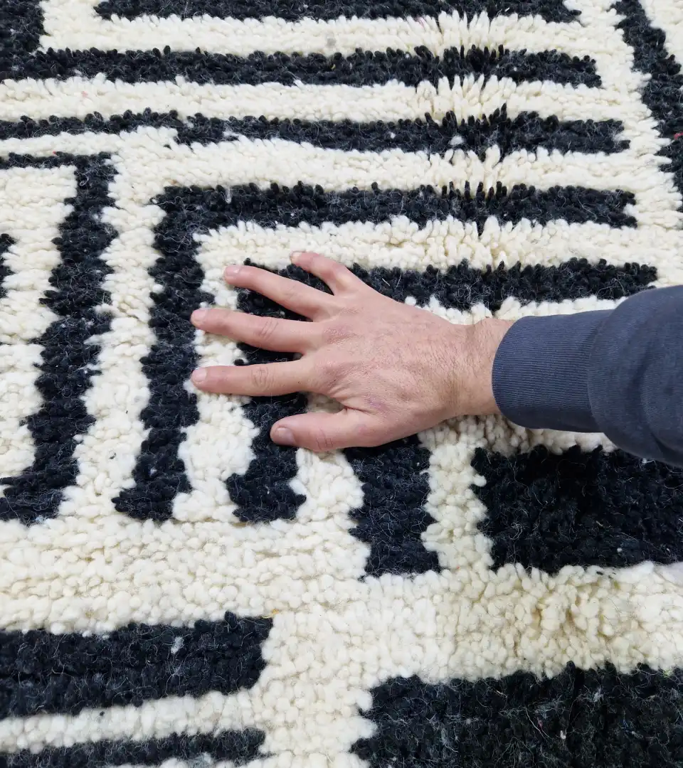 Modern maze pattern area rug 4x6 ft handmade