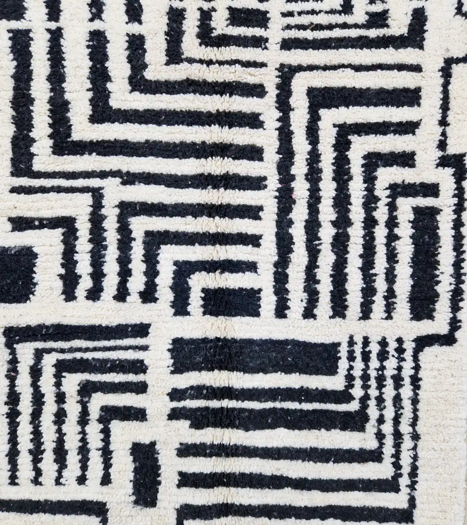 Modern maze pattern area rug 4x6 ft handmade