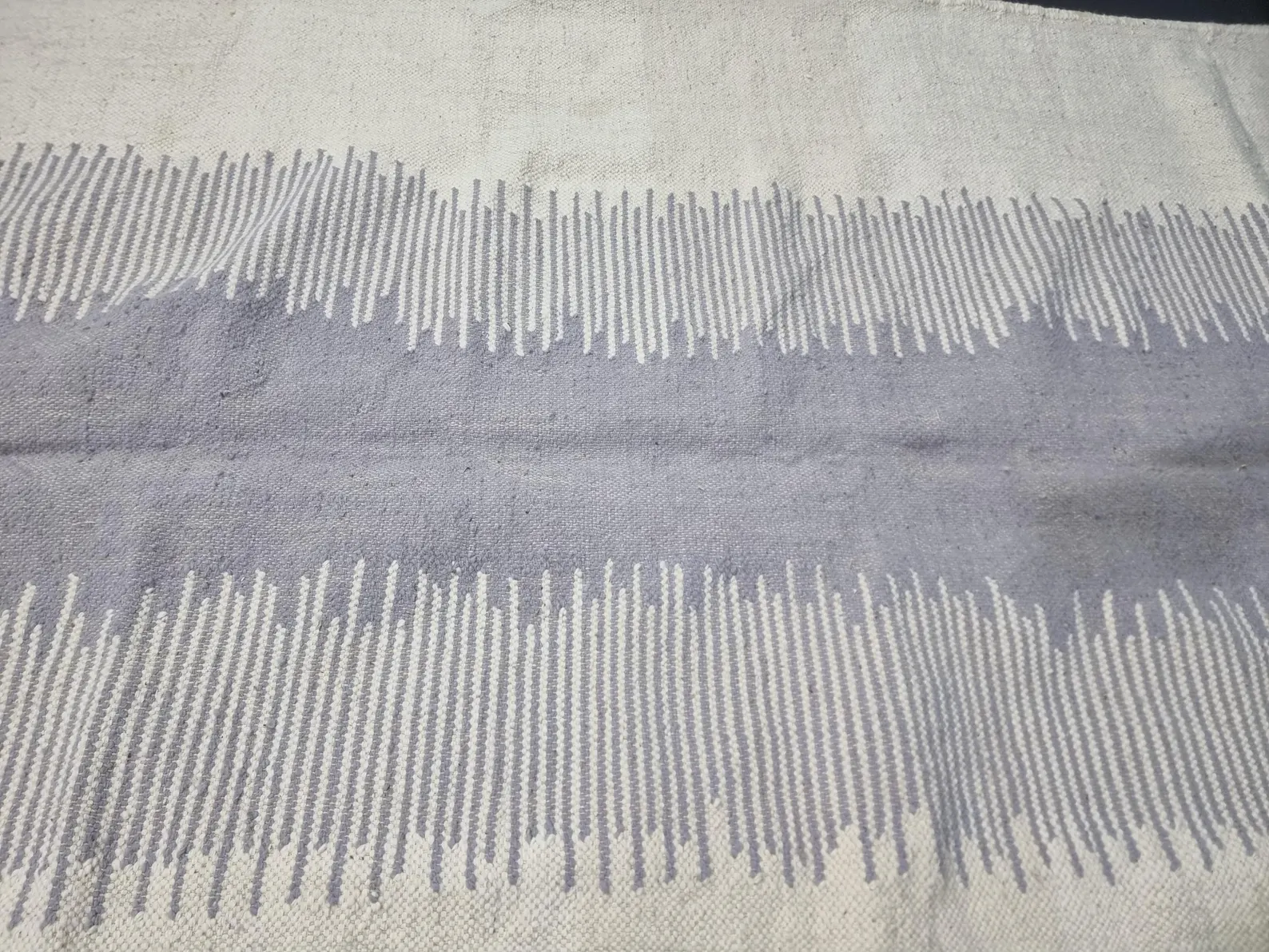 Handwoven Moroccan area rug 5x7 in ivory and soft gray