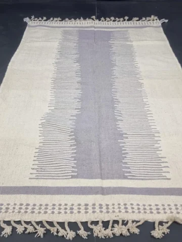 Handwoven Moroccan area rug 5x7 in ivory and soft gray