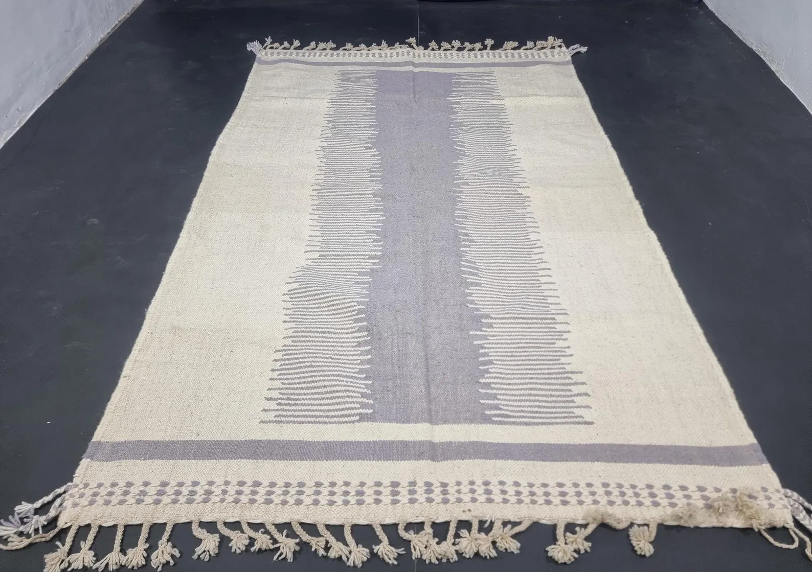 Handwoven Moroccan area rug 5x7 in ivory and soft gray